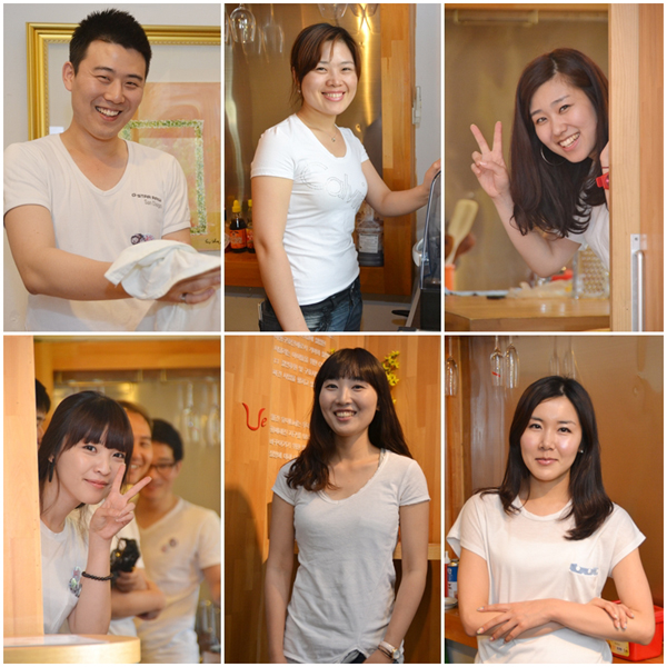 봉사활동의 참여한 멤버들의 사진