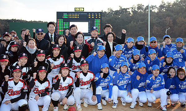 서울 블랙펄스와 고양 레이커스 단체 기념 사진