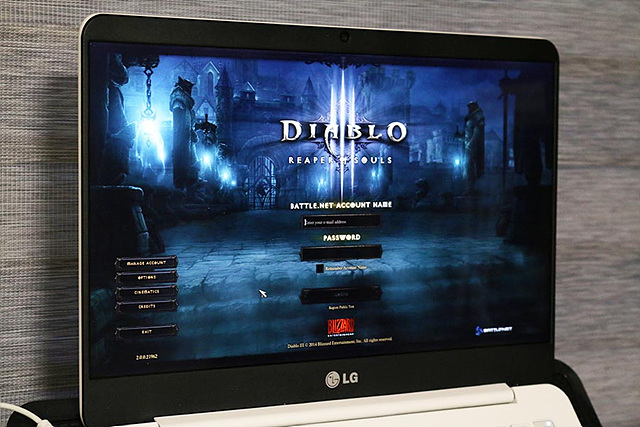 화면에 게임 디아블로가 켜져있는 모습이다.