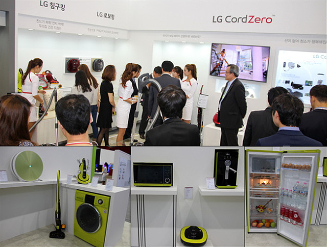 LG 코드제로 제품 앞에 많은 사람이 모여 있다. (위) LG전자 청소기 및 가전제품 부스에 제품이 전시된 모습.(아래)