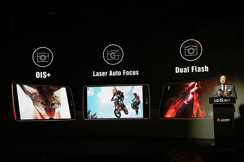 OIS+, 레이저 오토 포커스, 듀얼 플래시를 통해 빠르고 또렷한 촬영이 가능한 LG G 플렉스2에 대해 설명하고 있다. 