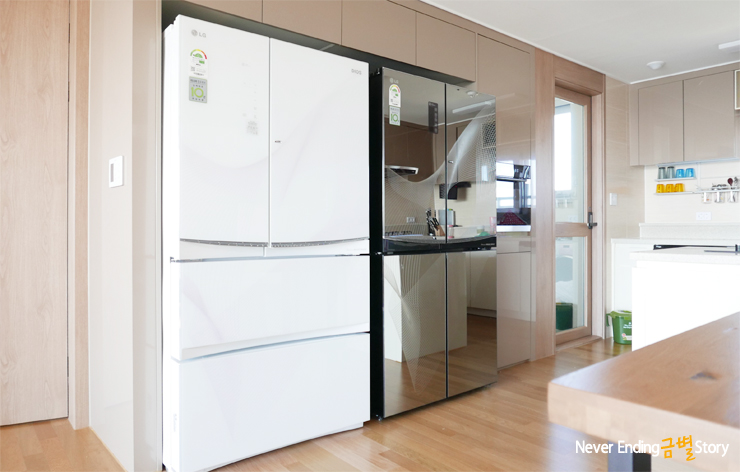 LG 디오스 냉장고가 있는 주방의 모습입니다.