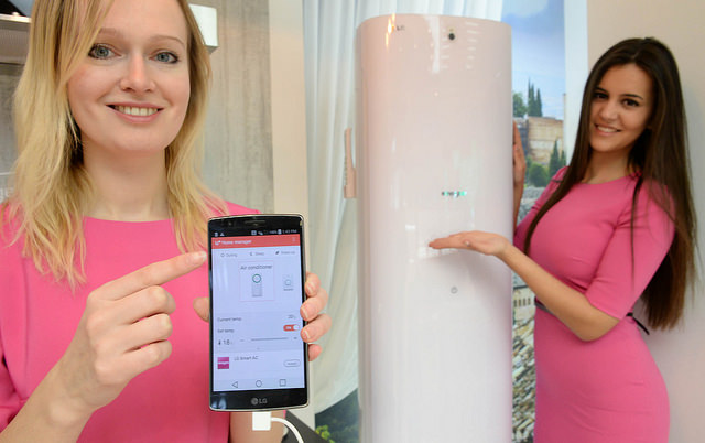 LG유플러스의 ‘홈매니저’ 앱을 설치하면 집 안의 에어컨 기능 컨트롤이 가능하다. 