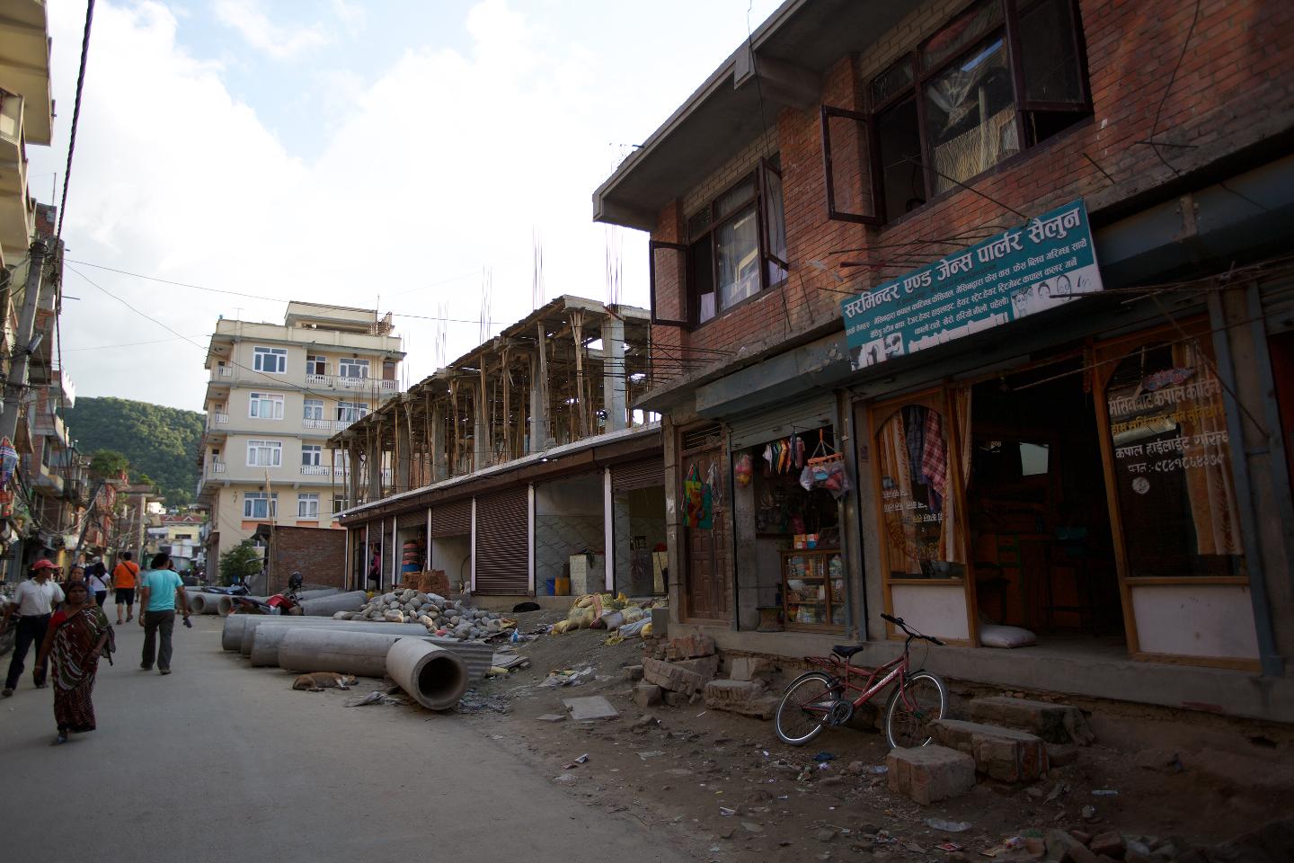 지진이 흔적이 남아있는 네팔 카트만두 