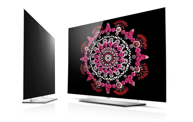 사진은 '올해 최고 TV'와 '최고 4K TV'에 선정돼 2관왕에 오른 LG 올레드 TV(65EF9500) 제품 입니다.