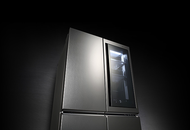 남자도 갖고 싶은 냉장고, 사용할수록 좋은 LG 시그니처 냉장고의 모습입니다.