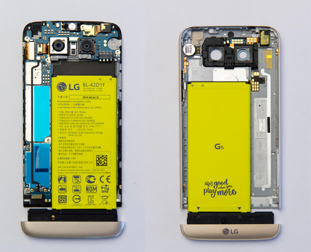 LG G5의 상/하판에 배터리를 끼운 모습