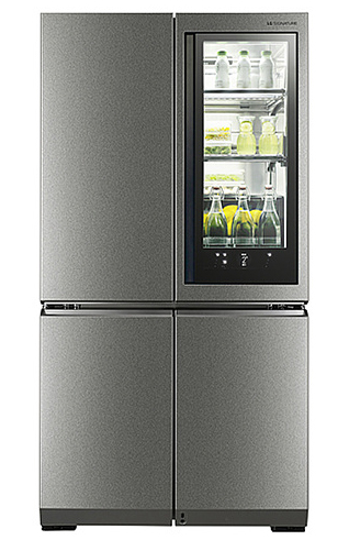 LG 시그니처 냉장고의 모습입니다.