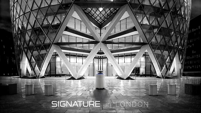 LG전자가 초프리미엄 브랜드 ‘LG SIGNATURE(LG 시그니처)’의 글로벌 판매 확대에 맞춰 ‘LG 시그니처 인더시티(LG SIGNATURE in The City)’ 광고 캠페인을 실시한다. 런던 ‘30 세인트 마리 엑스(30 St Mary Axe)’에서 촬영한 ‘LG 시그니처 공기청정기.