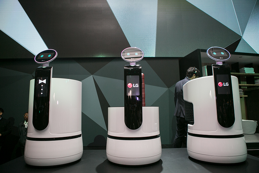  서빙 로봇(Serving robot), 포터 로봇(Porter robot), 쇼핑 카트 로봇(Shopping cart robot)