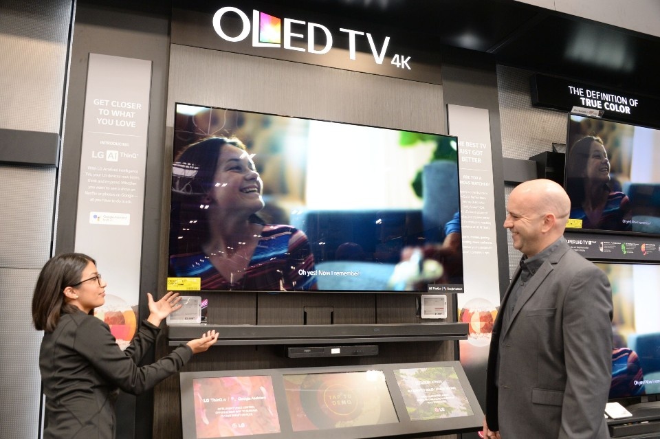 ‘베스트바이’ 라스베이거스 지점에 전시되어 있는 ‘LG 올레드 TV’