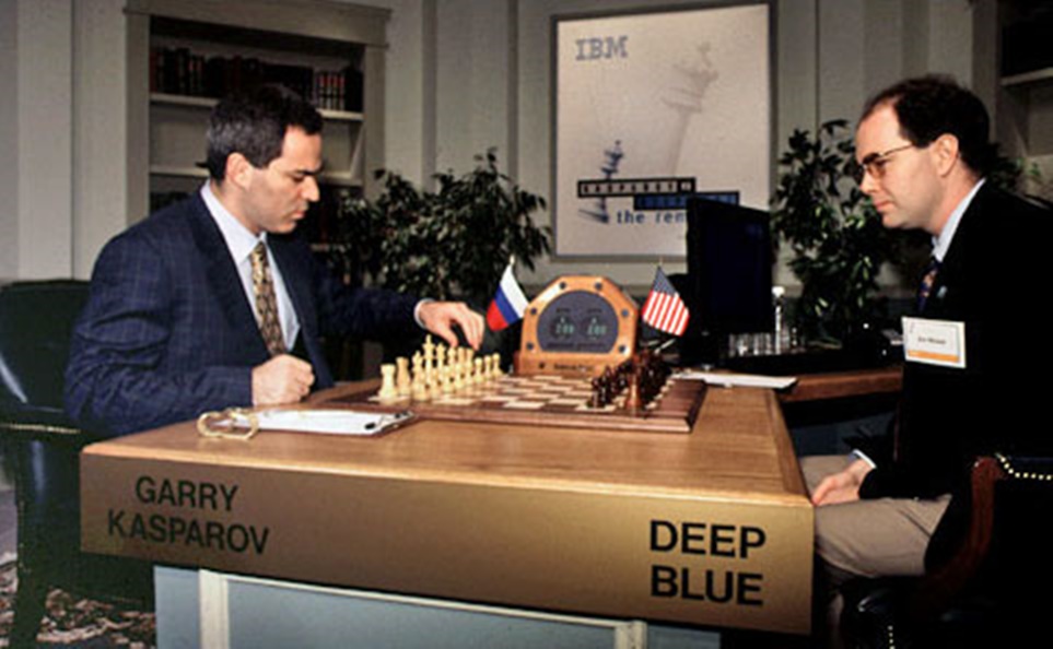 1997년 IBM 딥블루 VS 개리 카스파로프 체스 게임하는 모습