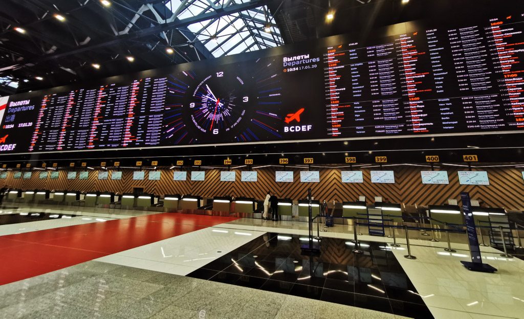 LG전자가 모스크바 북부에 위치한 세레메티예보 국제공항 C터미널에 LED 사이니지를 활용해 가로 68.5미터, 세로 6.5미터 규모의 항공운항정보표출시스템을 구축했다.