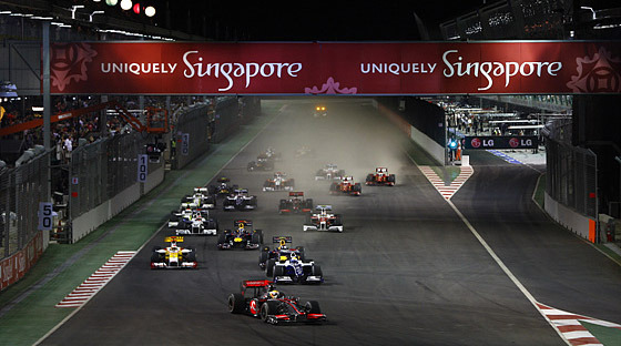 어둠을 밝히는 포뮬러 원(F1) 싱가포르 대회를 가다