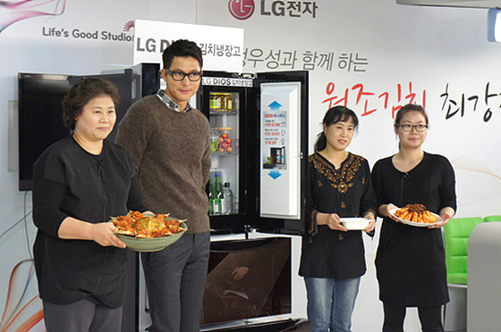정우성과 김치의 달인이 함께 한 맛있는 김치 토크쇼 현장