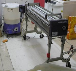 도배 풀 바르는 기계