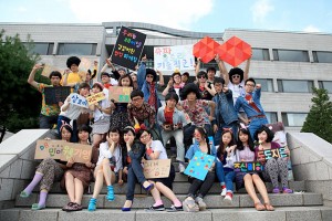 립덥 제작에 참여한 SK커뮤니케이션즈의 신입사원들