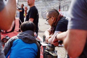 촬영 스태프들이 촬영을 진행하는 모습