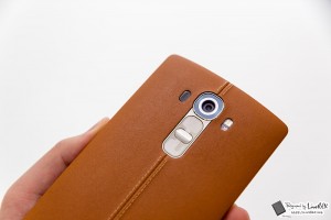 LG G4의 후면 카메라 클로즈업 사진