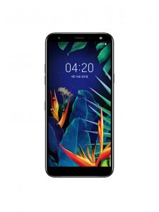 21일 모델이 LG 베스트샵에서 26일 출시하는 LG X4를 소개하고 있다. LG X4는 29만 7천원 출고가에 ▲하이파이 쿼드DAC ▲고가의 전용 이어폰이 없어도 최대 7.1채널의 영화관 같은 입체 음향을 즐길 수 있는 ‘DTS:X’ ▲1,600만 화소 고해상도 카메라 ▲결제 단말기에 갖다 대면 신용카드와 똑같이 결제하는 LG페이 등 뛰어난 멀티미디어 성능과 편의기능을 완성도 높게 담았다.