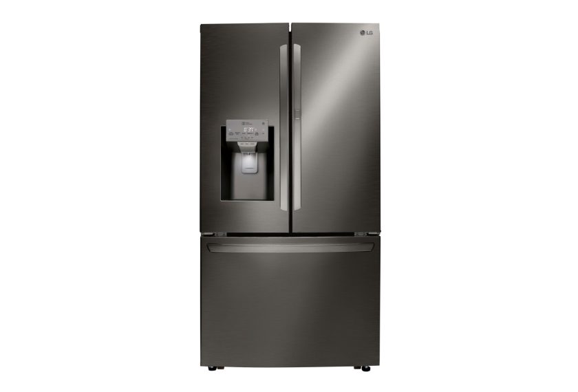 냉장고 안쪽의 공간 활용성을 높여주는 독보적인 도어 제빙 기술로 LG전자 얼음정수기냉장고는 미국 시장에서 최고 프리미엄 제품으로 인정받고 있다.