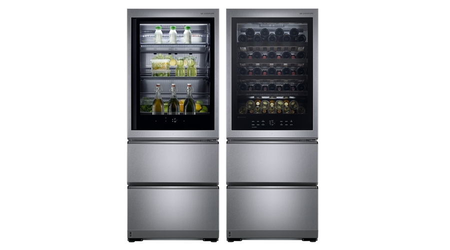 LG 시그니처(LG SIGNATURE) 와인셀러와 LG 시그니처 상냉장ㆍ하냉동 냉장고 제품 사진. 왼쪽부터 LG 시그니처 상냉장ㆍ하냉동 냉장고, LG 시그니처 와인셀러