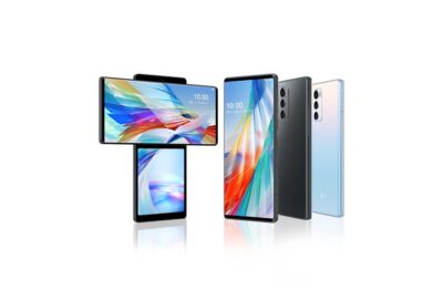 LG전자가 전략 스마트폰 ‘LG 윙(LG WING)’을 한국(6일)과 미국(15일) 시장에 출시한다. 모델이 LG 윙을 소개하고 있다.