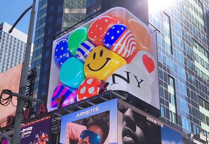LG전자가 미국 뉴욕 맨하튼에 있는 타임스스퀘어 전광판에 ‘Life’s Good’ 3D 콘텐츠를 상영하고 있다.