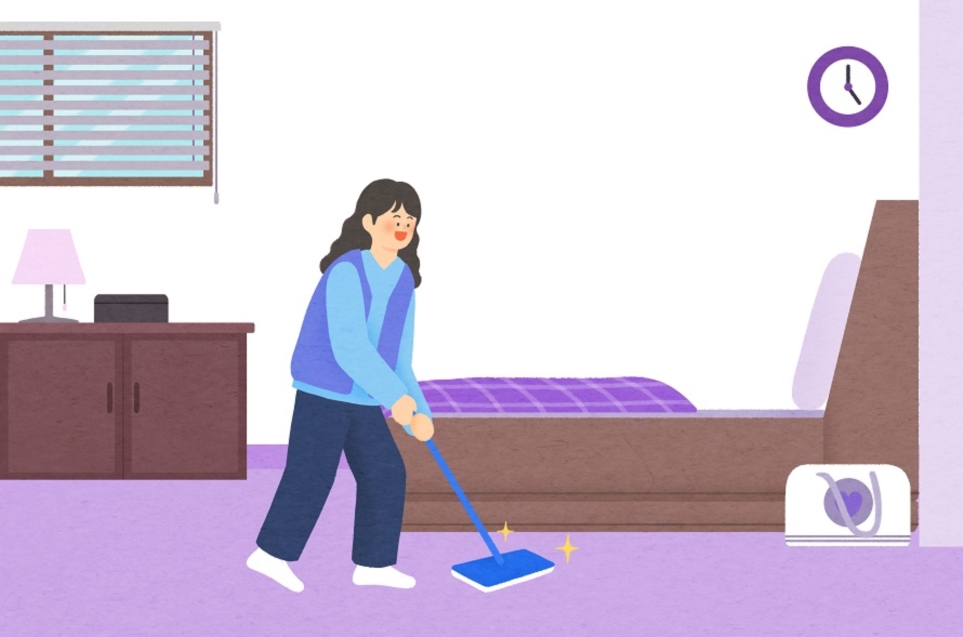 방을 깨끗이 정리, 정돈하고 바닥청소를 하고 있는 여자 그림