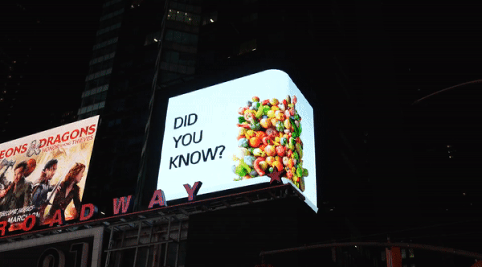 타임스퀘어에 전광판에 등장한 LG전자의  캠페인 영상