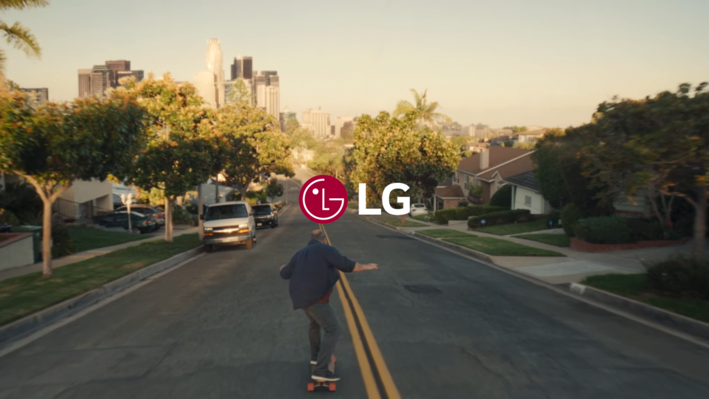LG전자의 새로운 브랜드 영상은 삶을 롱보드에 비유하여 담대함과 낙관적 자세의 중요성을 강조했다