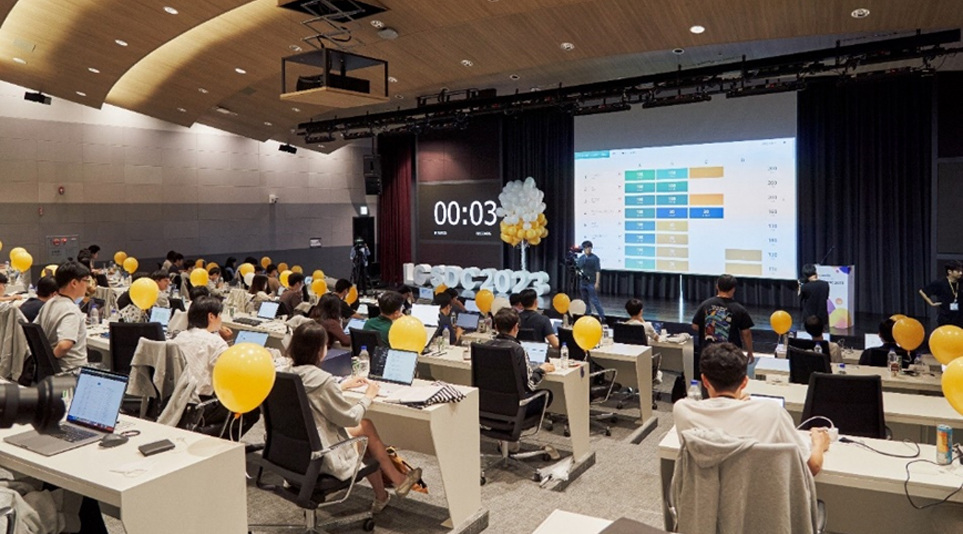 16일 개최된 LG 코딩 경연대회에 참여하고 있는 LG전자 SW 개발자들
