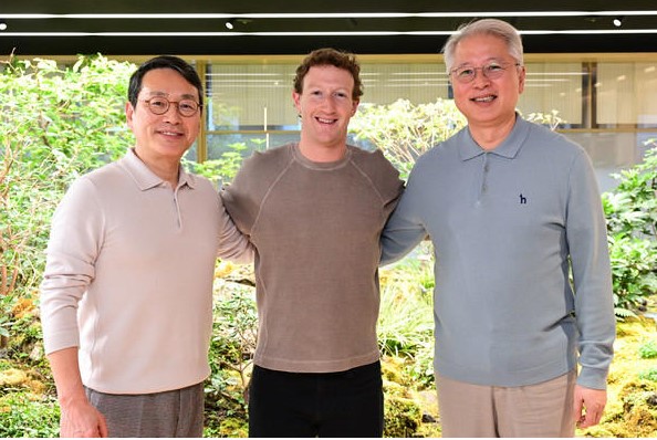 사진 왼쪽부터 조주완 LG전자 CEO, 마크 저커버그 메타 CEO, 권봉석 (주)LG COO