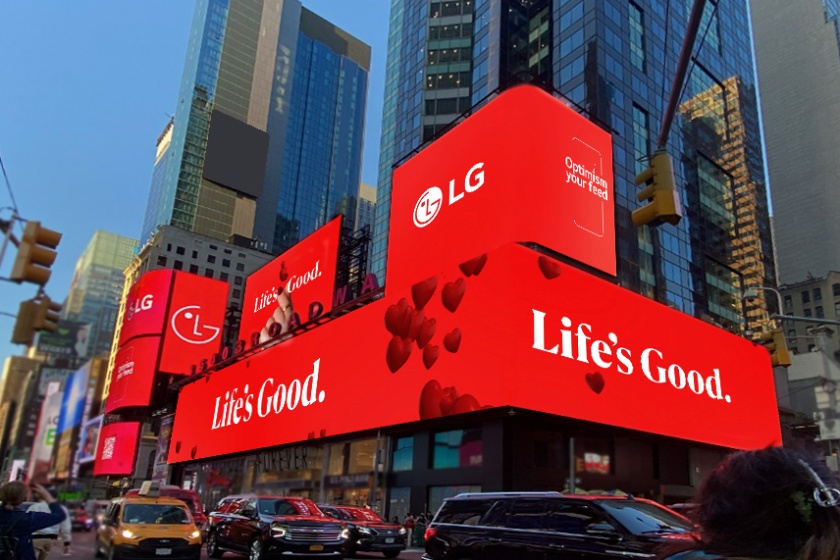 지난 7일 미국 뉴욕 타임스스퀘어 전광판에서 LG전자의 이번 캠페인 홍보 영상이 상영됐다.