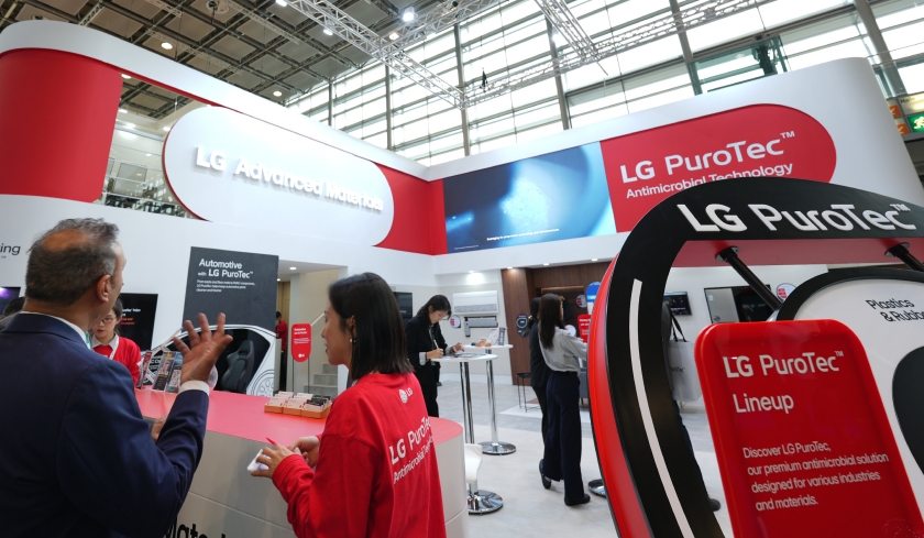 LG전자가 독일에서 8일(현지시간)부터 열리고 있는 K 2025에 참가해 항균 기능성 소재 ‘퓨로텍(PuroTec™)’을 선보였다.