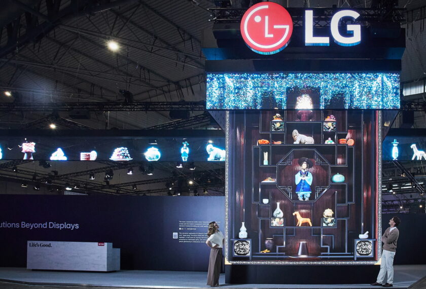 LG전자가 유럽 최대의 상업용 디스플레이 전시회 ISE 2026에서 ‘디스플레이 너머의 솔루션(Solutions Beyond Displays)’을 주제로 1,184㎡ 규모의 전시관을 운영한다.